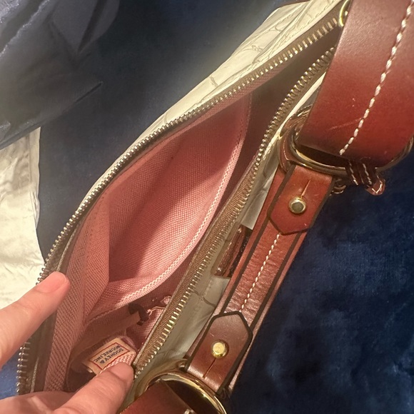 Dooney & Bourke Nile Collection White Croc Large Hobo handbag - Picture 9 of 10